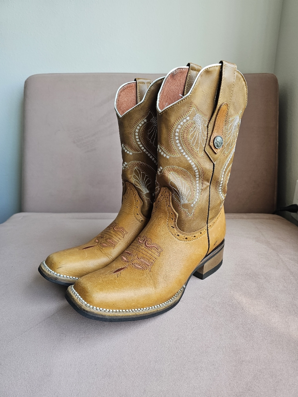 VERTHALI Tan Leather Rodeo Cowboy Boots Square Toe Embroidery Detail Size 8.5 W